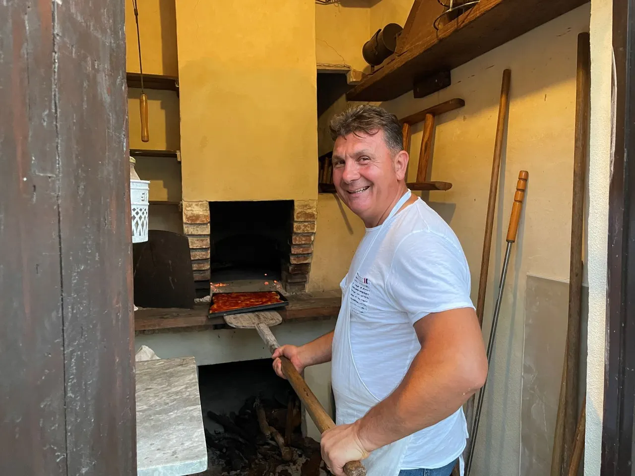 Il forno per la pizza nel borghetto